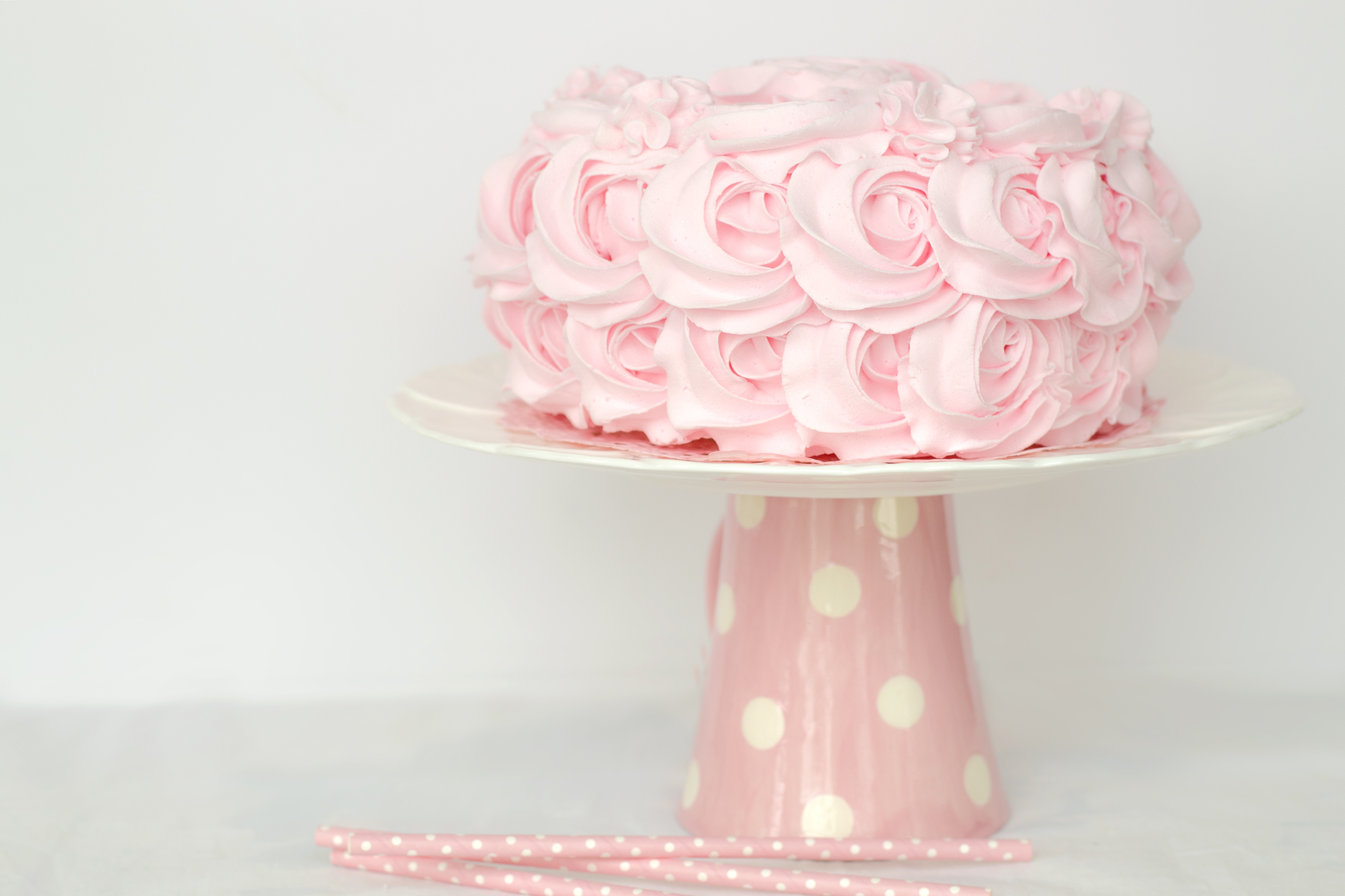 Use a colorful cake plate to coordinate with your cake.